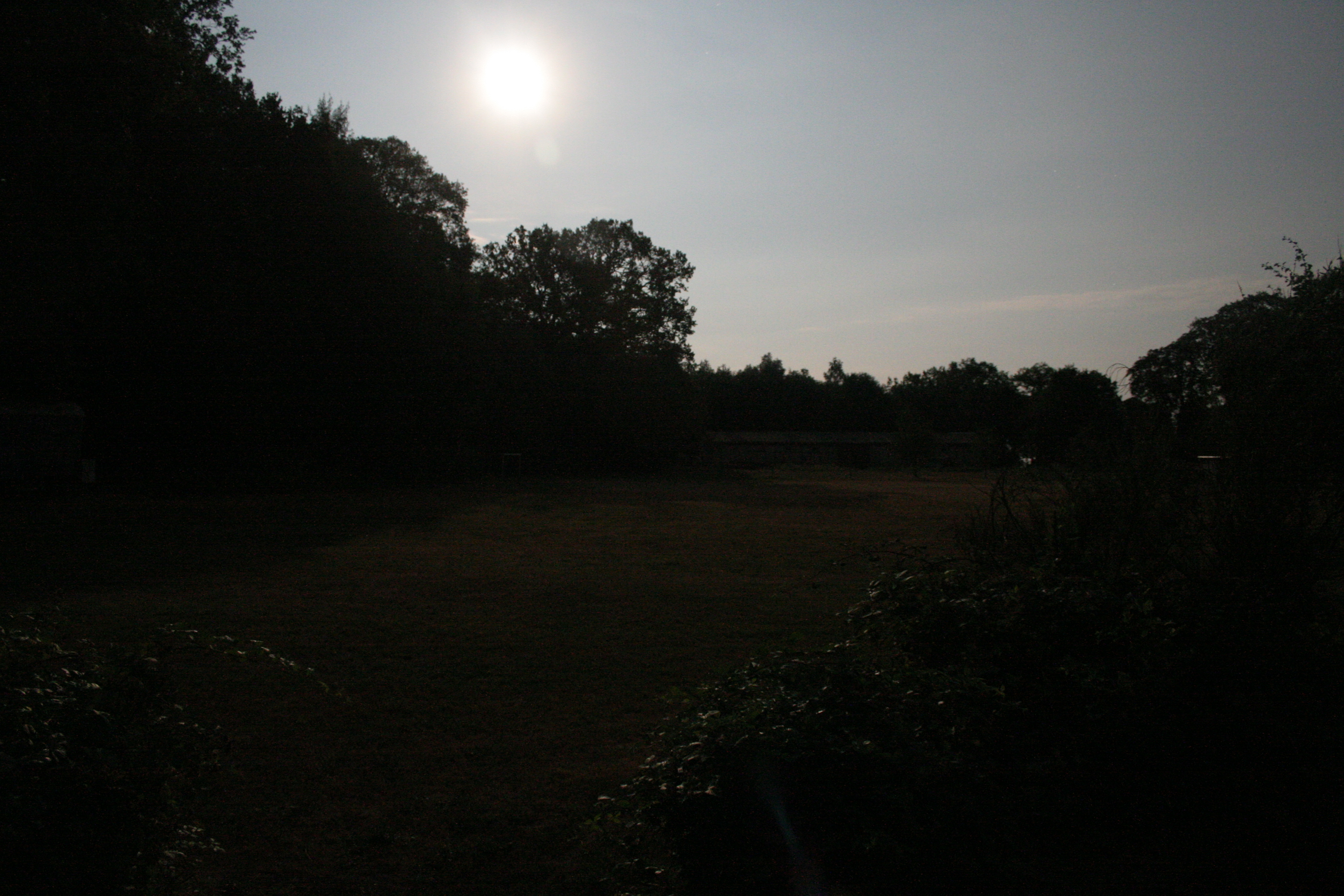 Sportplatz im Mondschein